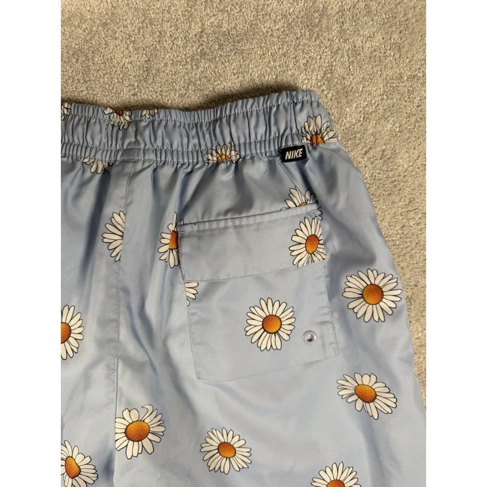 Nike Sportswear Light Blue Daisy Print Swim Shorts Summer Casual Lined‎ Mens S